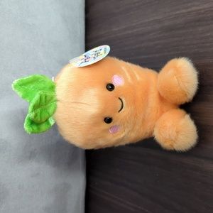 Cheerful Carrot Palm Pals